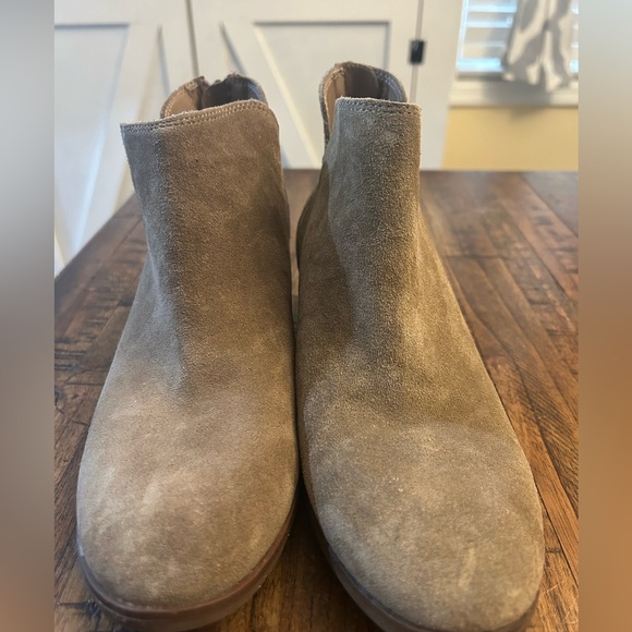 Women’s Tan Size 8 Booties - Picture 1 of 2